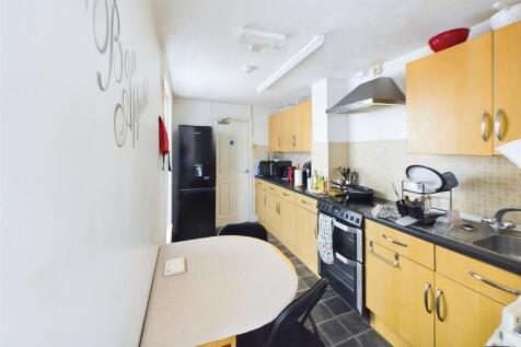 CAM02887G0-PR0163-STILL013.jpg