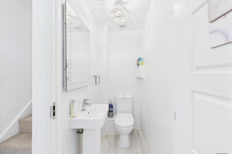 CAM02887G0-PR0498-STILL015.jpg
