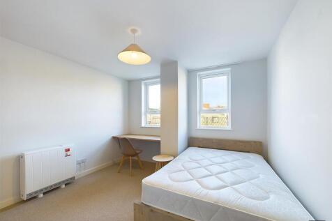CAM02887G0-PR0341-STILL009.jpg