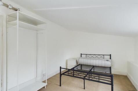 CAM01856G0-PR0086-STILL003.jpg