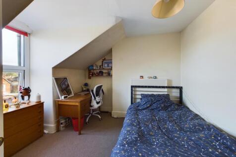 CAM02887G0-PR0068-STILL009.jpg