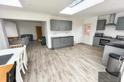 311274564_1310587699711621_4605052881172446969_n.J