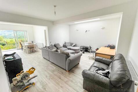 309660894_3325980267666202_2142436808733256154_n.J