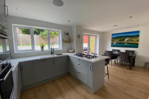 OPEN PLAN KITCHEN/DINER
