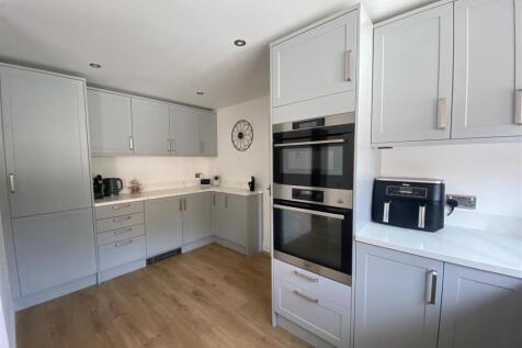 OPEN PLAN KITCHEN/DINER