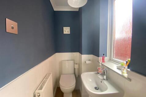 DOWNSTAIRS CLOAKROOM