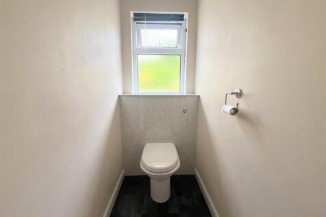SEPARATE WC