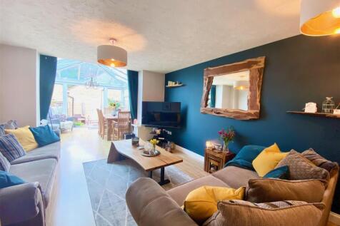 LOUNGE/DINER