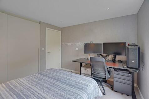 08-193680843-MK-HMF-Flat 3 18 Canalside-36-medium.