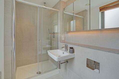 04-098a80843-MK-HMF-Flat 3 18 Canalside-16-medium.