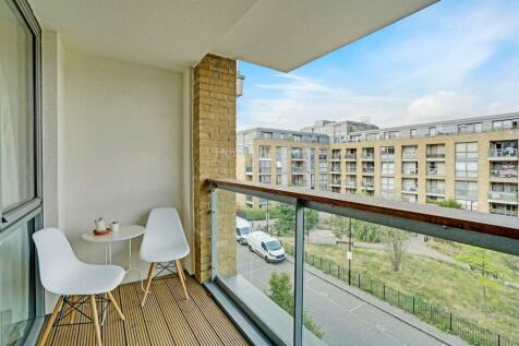 09-e576Reshoot-MK-HMF-Flat 12 17 Canalside Square-