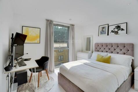05-e865Reshoot-MK-HMF-Flat 12 17 Canalside Square-