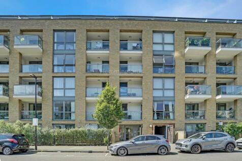 16-53b780734-MK-HMF-Flat 12 17 Canalside Square-76