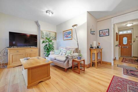 11-d8d781175 VM HMF 43 NORTHAMPTON ST N1 2HX_7448-