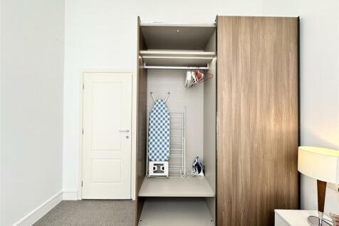 bedroom c.jpg