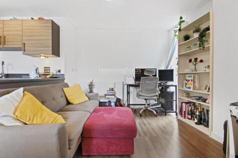 10-76731 - AM - 65, Dance Square London, EC1V 3AJ-