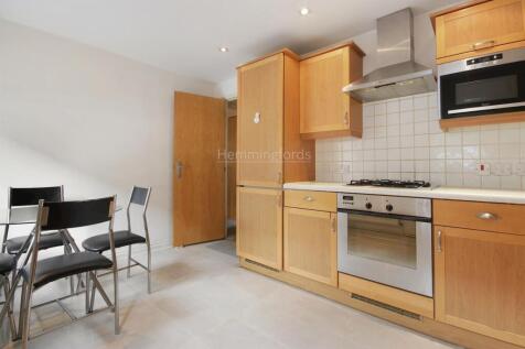09-1f4e77446 - AM - 56 Leeds Court, 201 St. John S