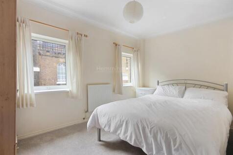06-56b277446 - AM - 56 Leeds Court, 201 St. John S