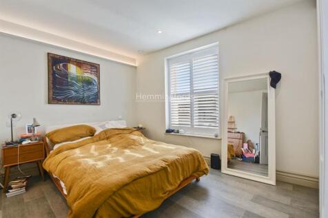 02-f471GCHMF - Flat 2 81A Haverstock Hill - Bedroo