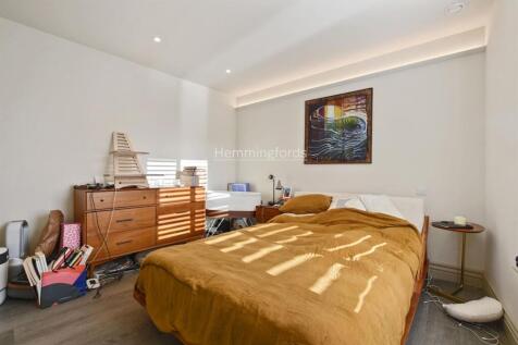 03-89cdGCHMF - Flat 2 81A Haverstock Hill - Bedroo