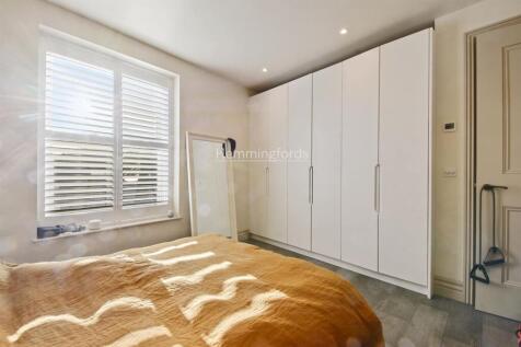 04-1812GCHMF - Flat 2 81A Haverstock Hill - Bedroo