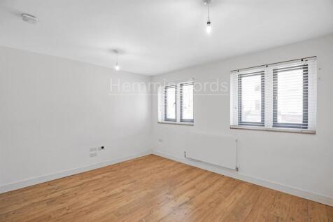 09-63c883570-HMF-JJ-Kingsland Rd-13-medium.jpg