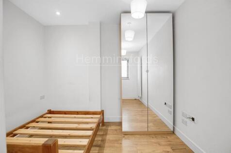07-90e883570-HMF-JJ-Kingsland Rd-11-medium.jpg