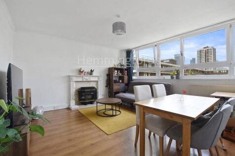 11-0e7aGCHMF - 117 Crondall Court - Reception 2 -O