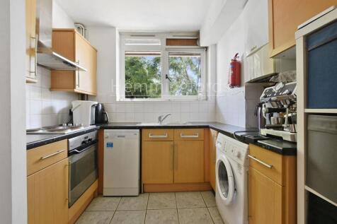 09-6023GCHMF - 117 Crondall Court - Kitchen 3 -Ori