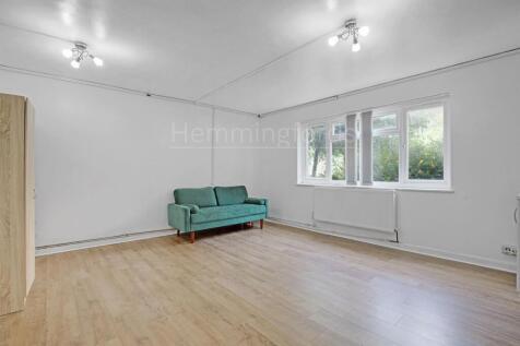 10-b08584044-HMF-JJ-Hemsworth Court-10-medium.jpg