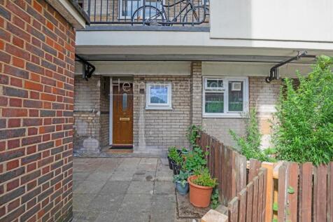 02-61ce84044-HMF-JJ-Hemsworth Court-2-medium.jpg