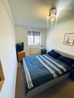 Bedroom 1 (2).JPG