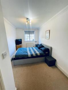 Bedroom 1 (3).JPG
