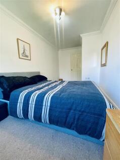 Bedroom 1 (4).JPG