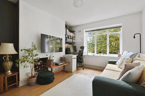11-b30dGCHMF - 34 Cluse Court - Reception 3 -Origi
