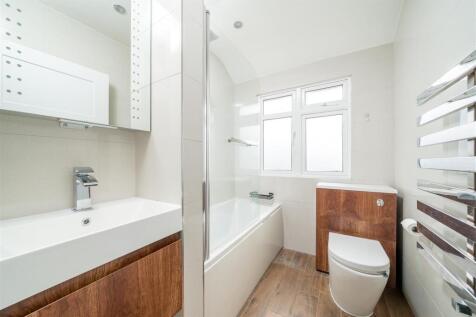 6.bathroom.jpg