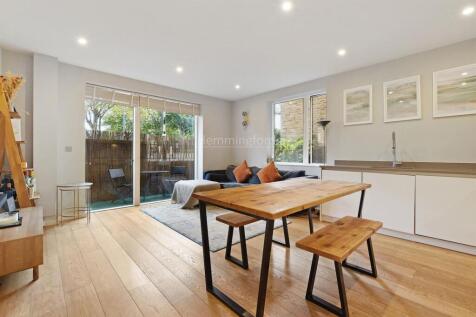 14-8c63GCHMF - Flat 1 103 Copenhagen St - Receptio