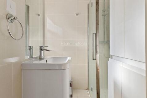 02-be2978696 - AM - 67 Clare Court, Judd Street Lo