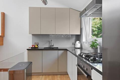 13-d62377418 - AM - 20A Queens Road London E11 1BB