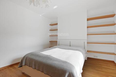 06-504277418 - AM - 20A Queens Road London E11 1BB