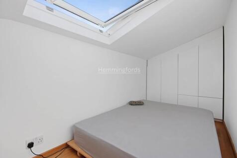 09-624c77418 - AM - 20A Queens Road London E11 1BB