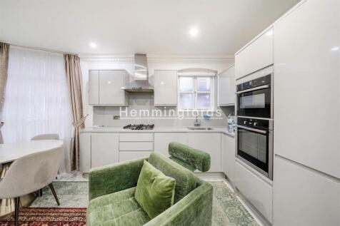 111 Scott Ellis Gardens-03.jpg