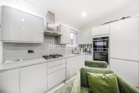 111 Scott Ellis Gardens-02.jpg