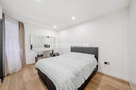 111 Scott Ellis Gardens-10.jpg