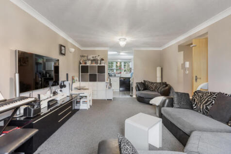 Beautiful 2 Double Bed Flat