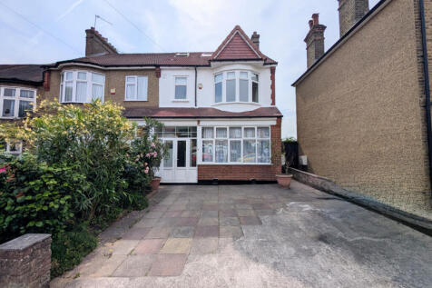 Newly Renovated 4 Bed, 3 Bath End of Terrace