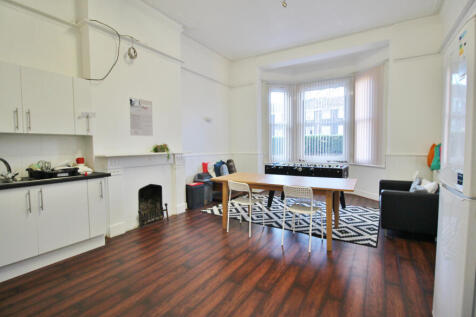 Communal Kitchen 1