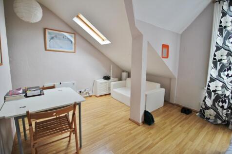 Lounge / Bedroom