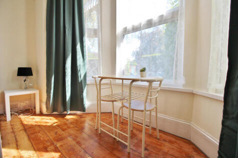 Bedroom / Living Room