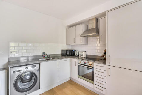 1364377-15-68f658...